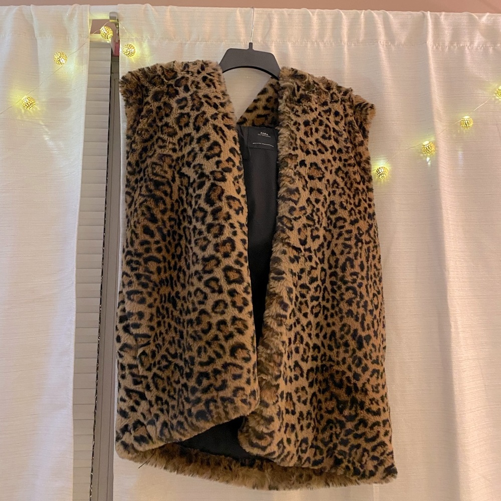 Zara M cheetah print fur vest great for winter!